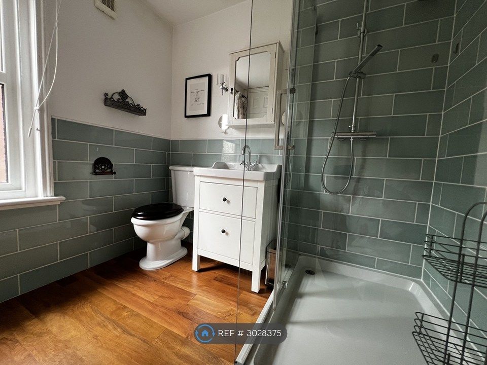 Property photo 3 of 17 Shower Room