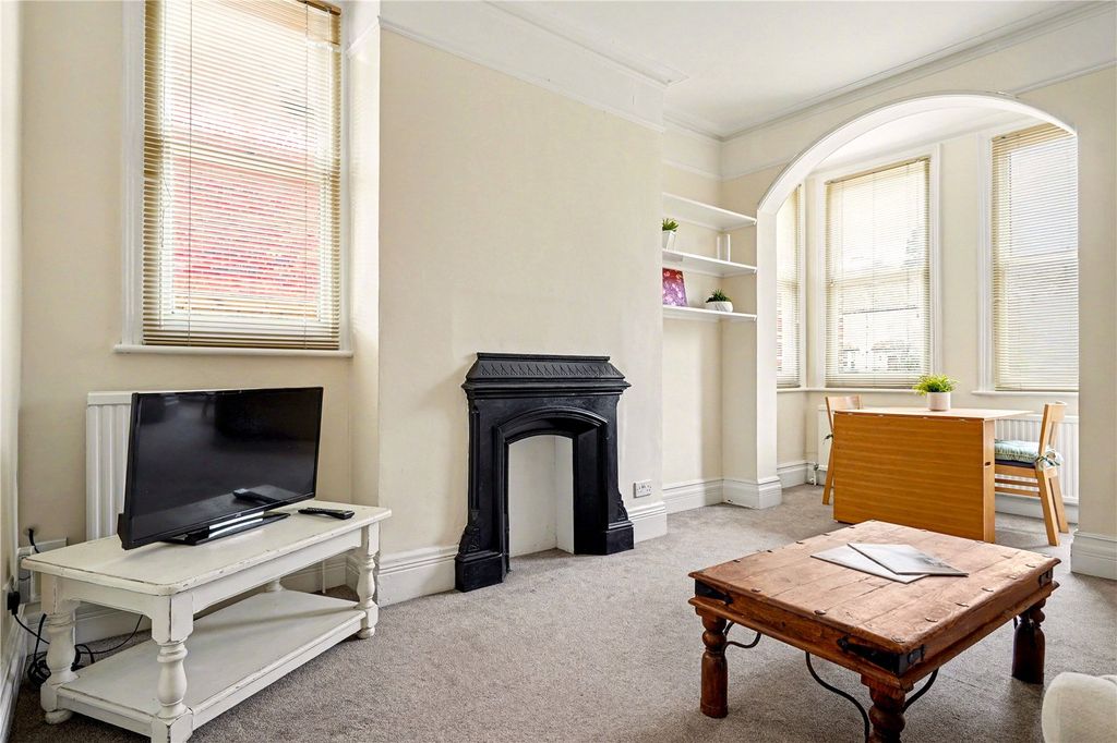 Property photo 2 of 9 Picture No. 21