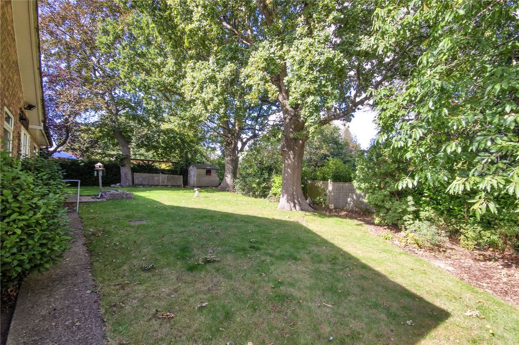 Property photo 2 of 13 Garden