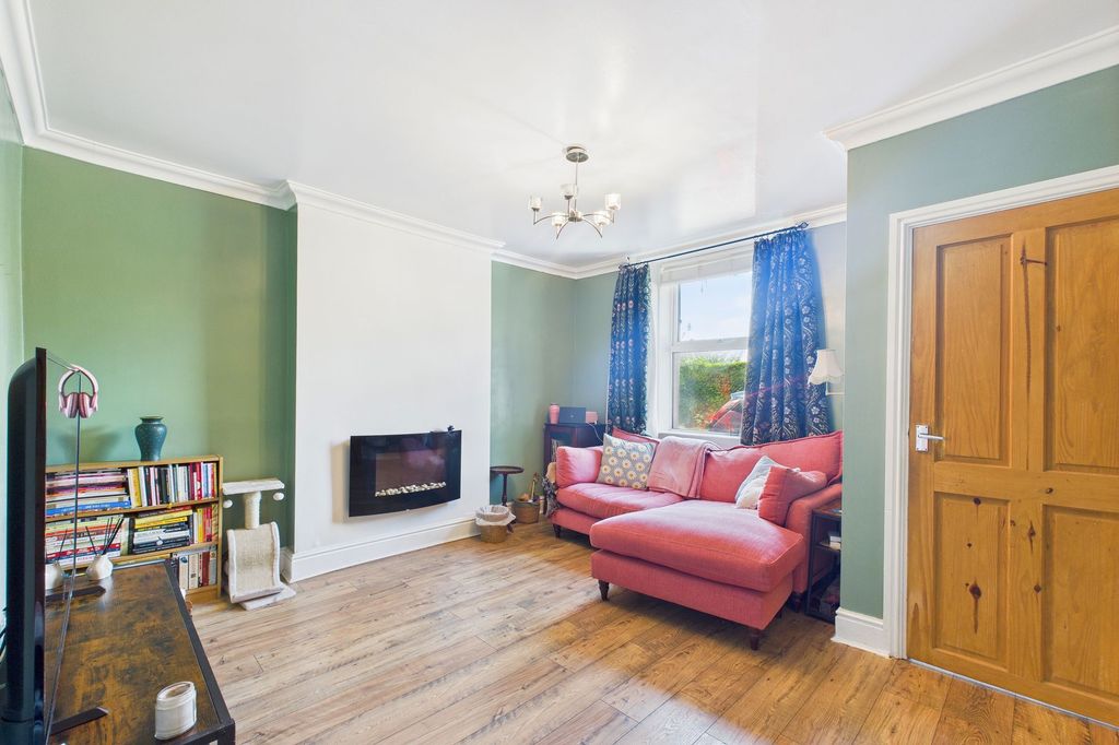 Property photo 2 of 18