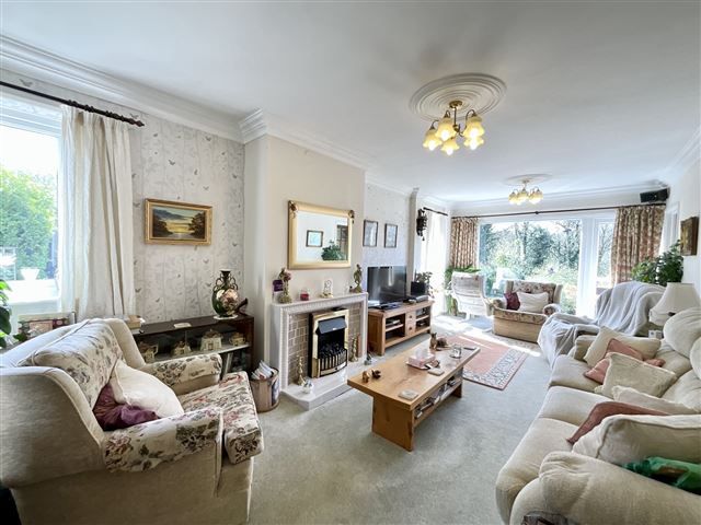 Property photo 2 of 20 Lounge