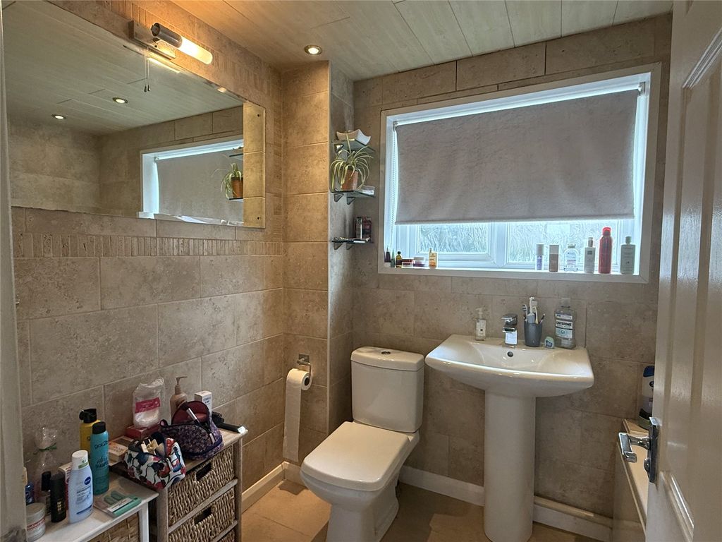 Property photo 3 of 13 Bathroom