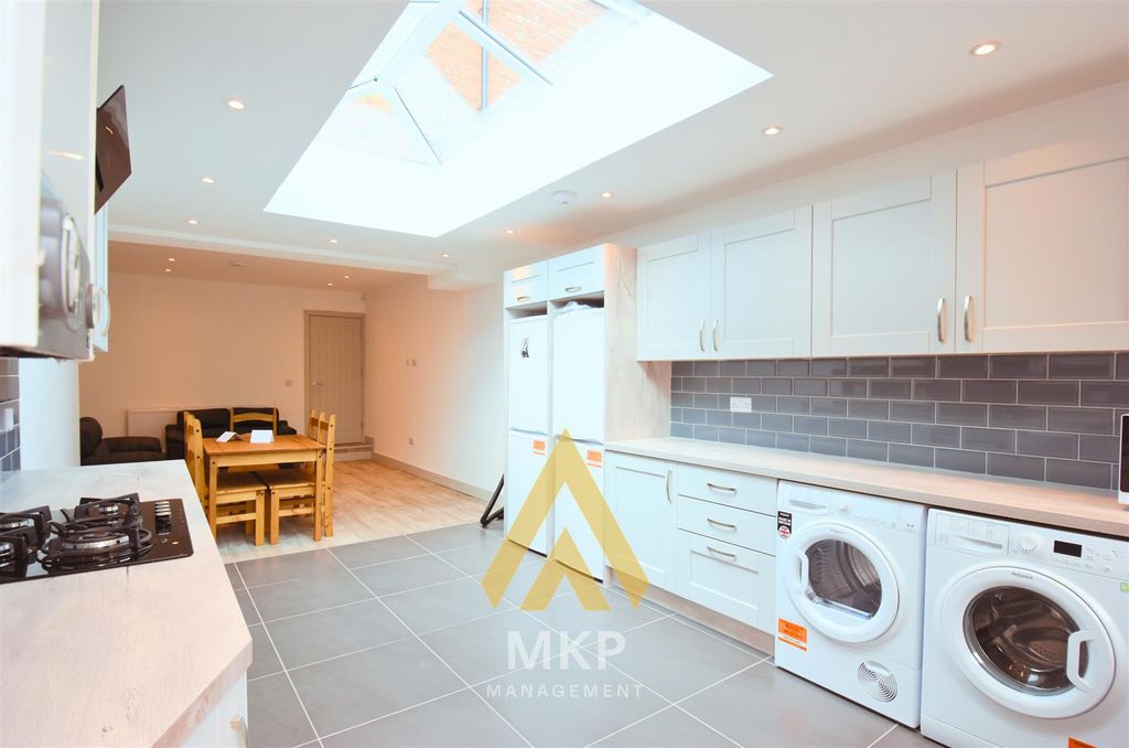 Property photo 2 of 13 2.Png