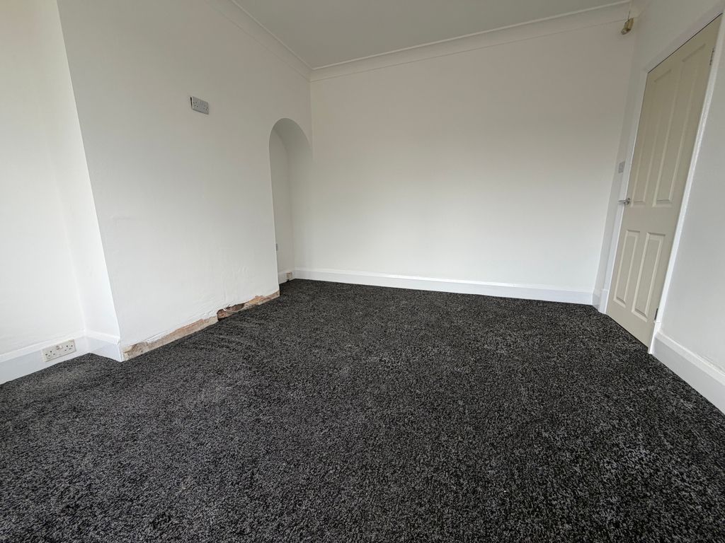 Property photo 3 of 14 Image