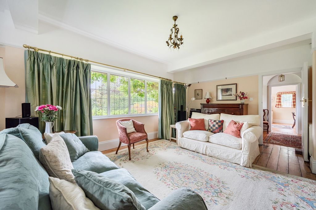 Property photo 2 of 24 1373081-7-6902055...