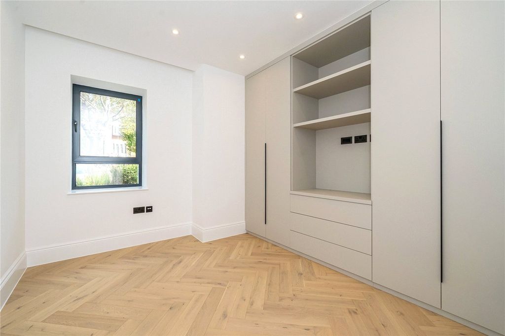 Property photo 2 of 12 Picture No. 08