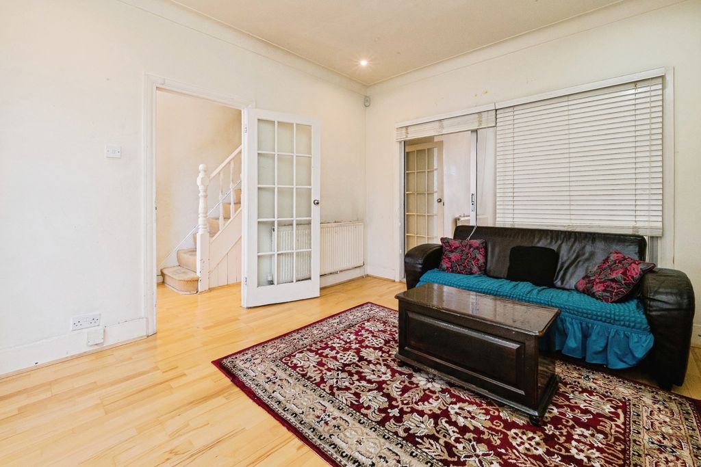 Property photo 2 of 18 Pbox-Img.Jpg