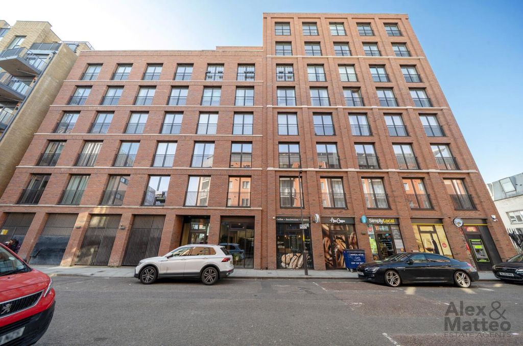 Property photo 1 of 11 Varcoe Road