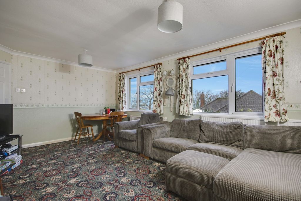 Property photo 3 of 14 Img_1722-Img_1724