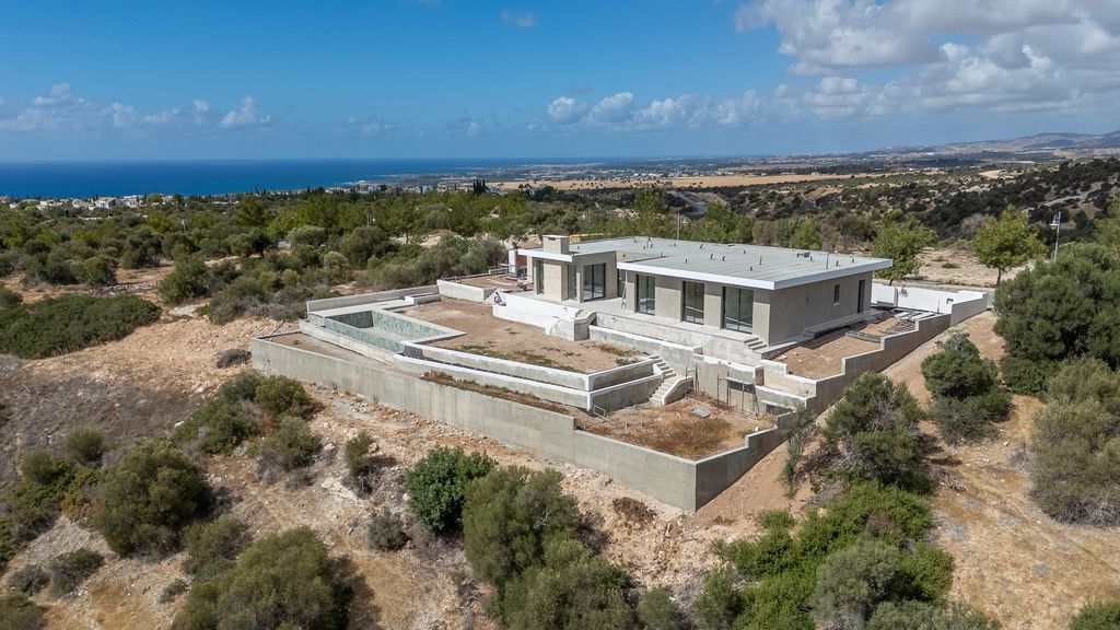 Property photo 1 of 50