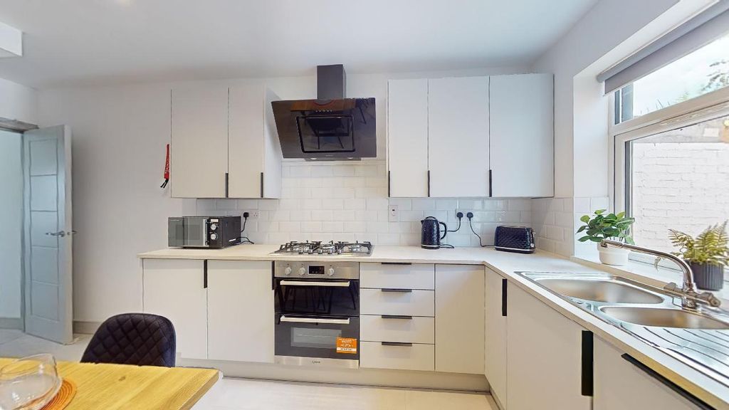 Property photo 2 of 28 212-Sir-Henry-Parkes-Road-08182023_092534.Jpg