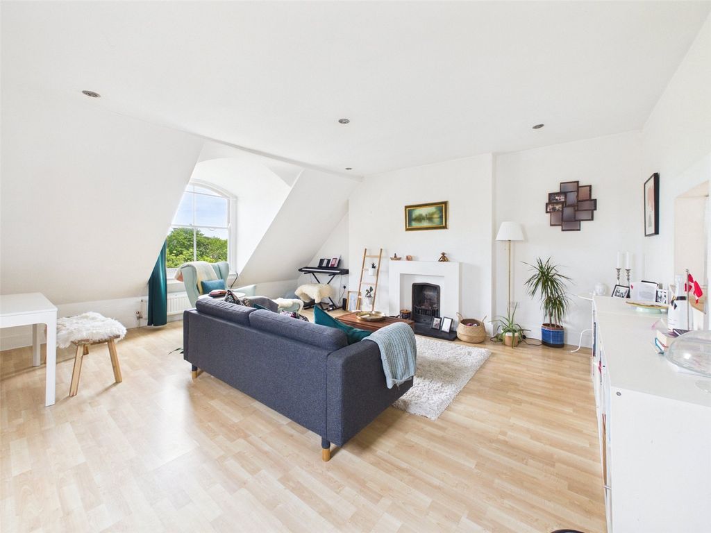 Property photo 2 of 8 Picture No. 18