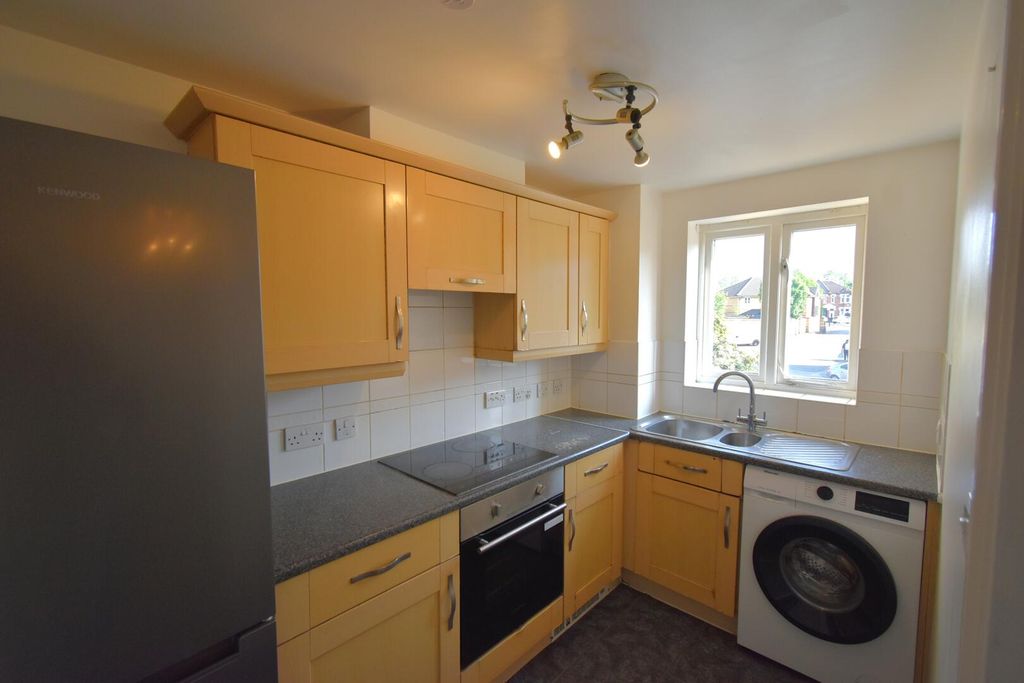 Property photo 2 of 7 Kitchen