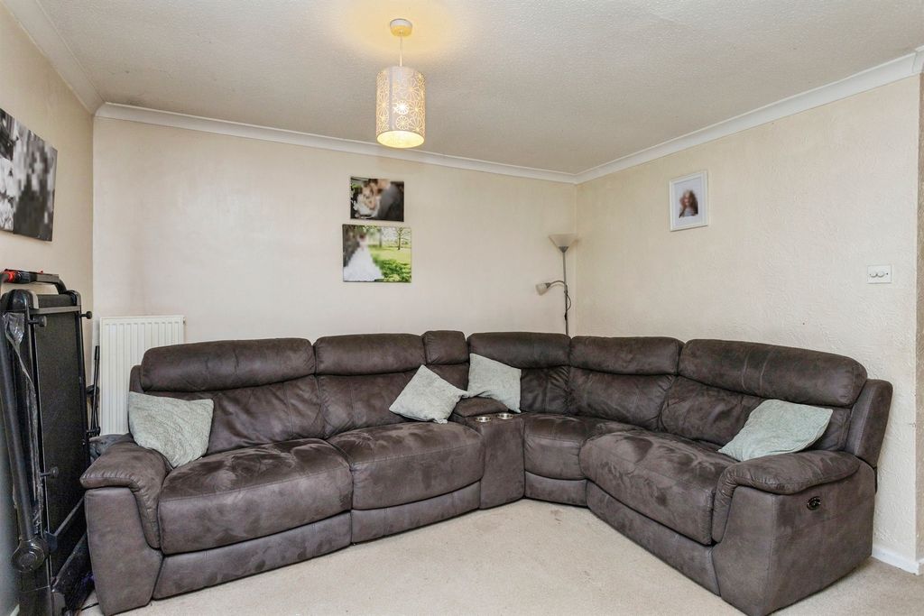 Property photo 3 of 17