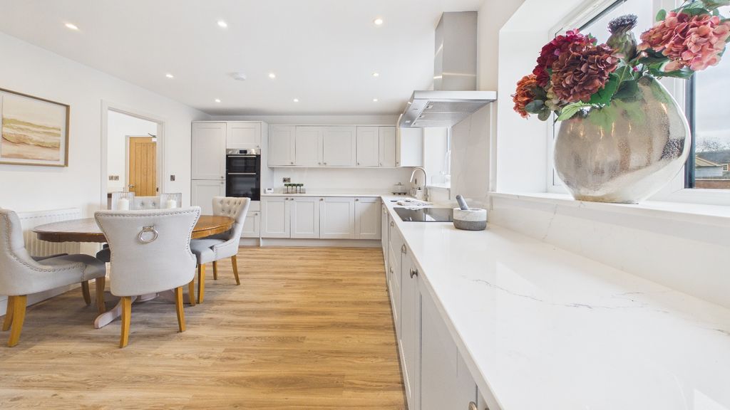 Property photo 2 of 35 3845034