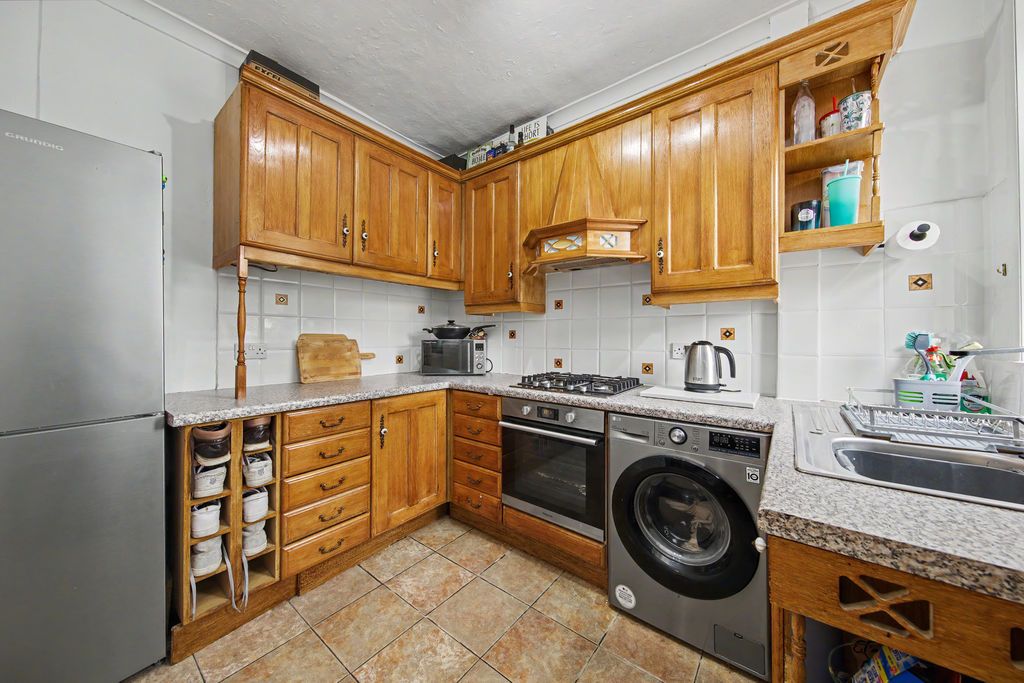 Property photo 3 of 27 Kitchen