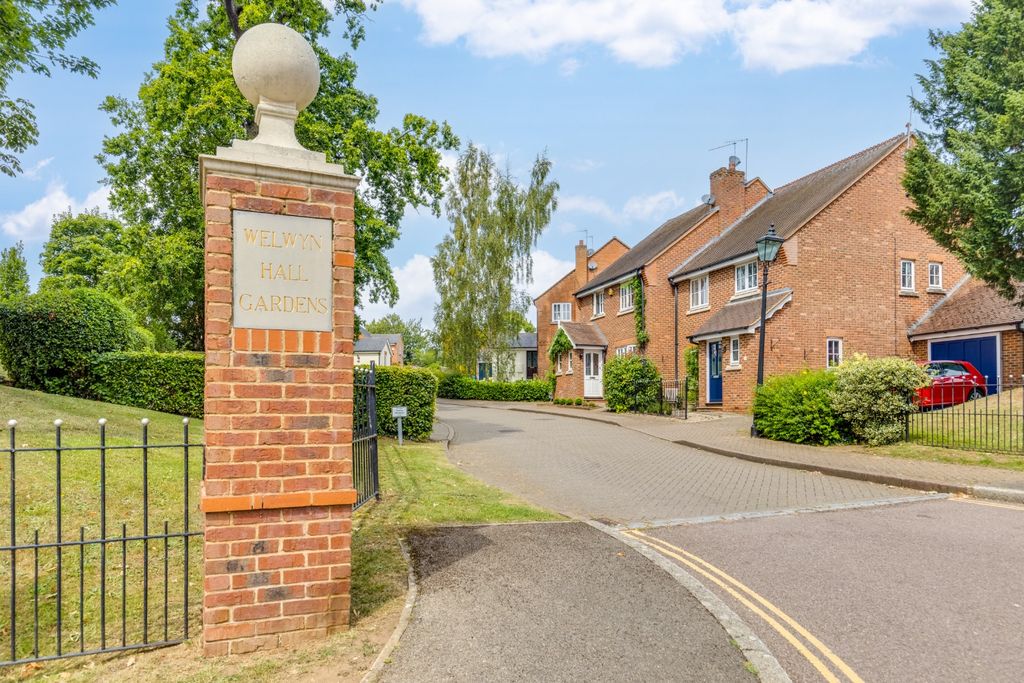 Property photo 2 of 34 4433824
