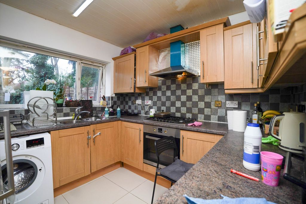 Property photo 3 of 31