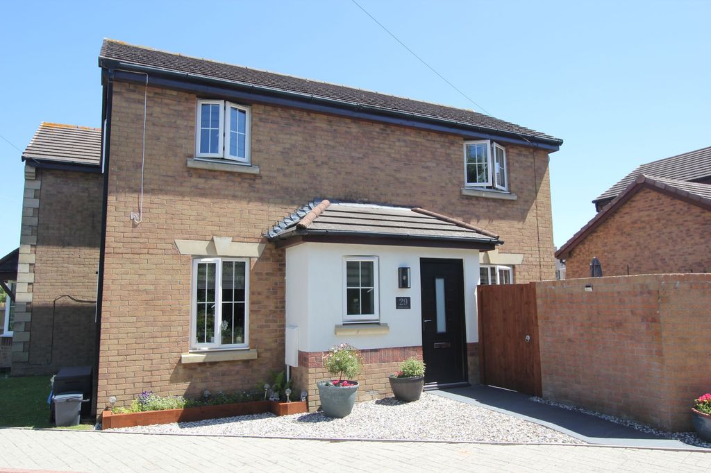Property photo 1 of 28