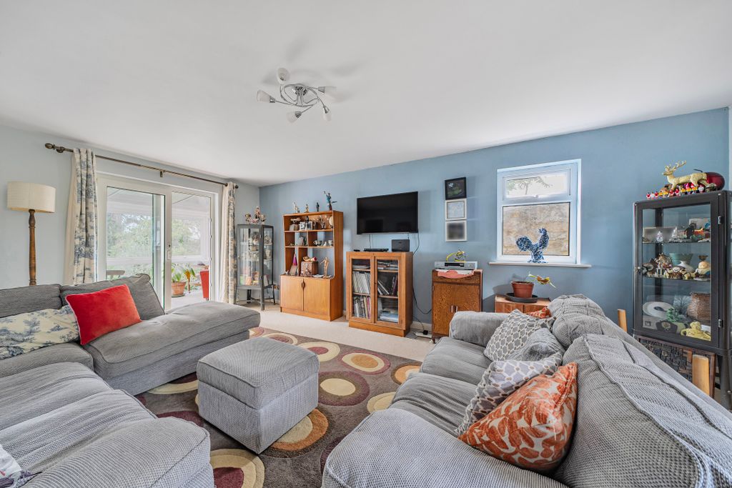 Property photo 2 of 18