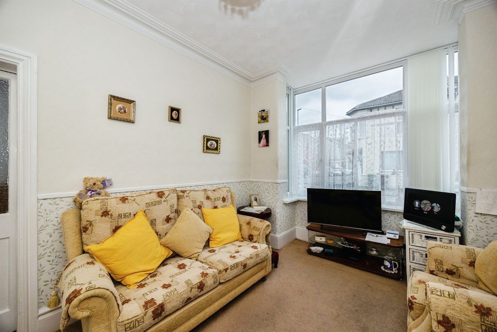 Property photo 3 of 11