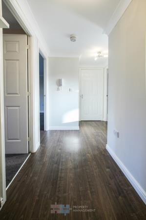 Property photo 2 of 10 Hall