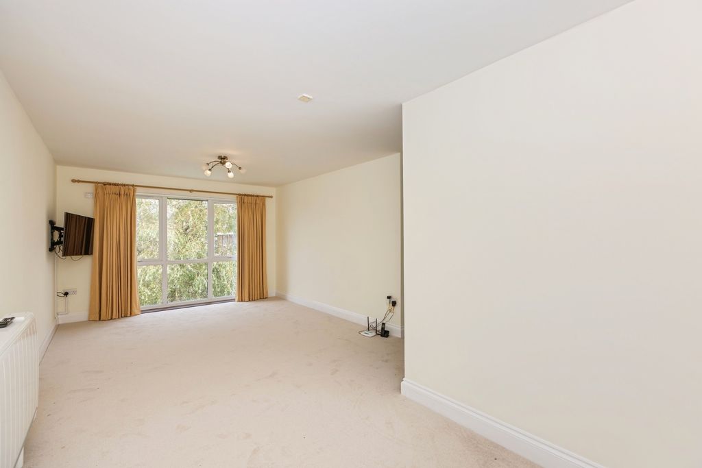 Property photo 3 of 13 Photo