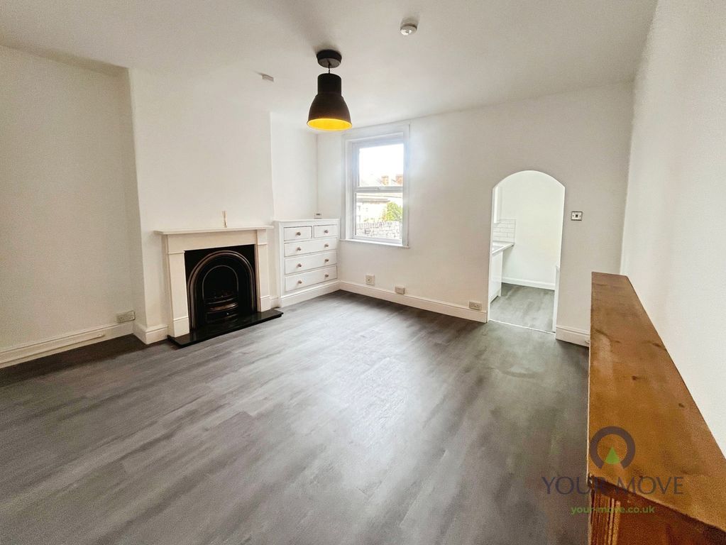 Property photo 3 of 10 Dining Room