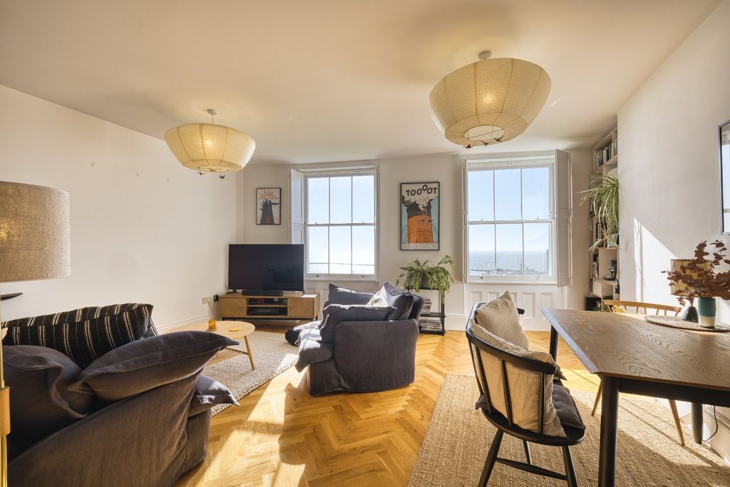 Property photo 2 of 16 Picture 2