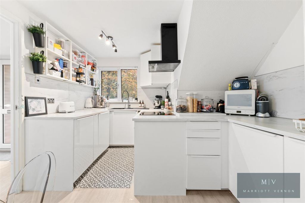 Property photo 2 of 18 Park Hill Rise 26 MV-12.Jpg