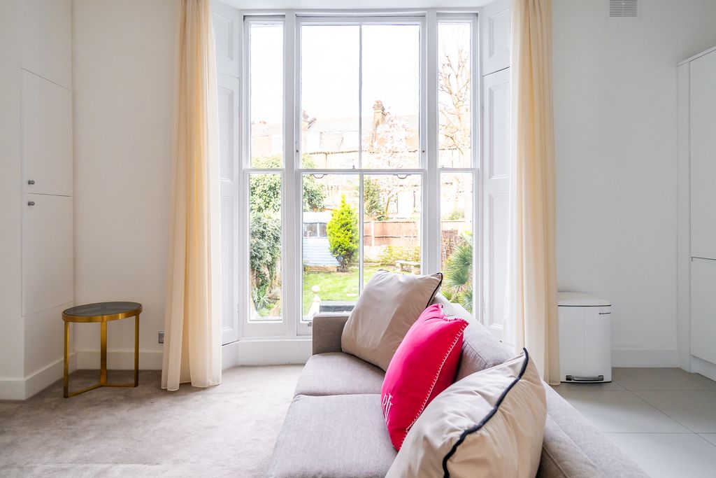 Property photo 3 of 9 Ndb04397