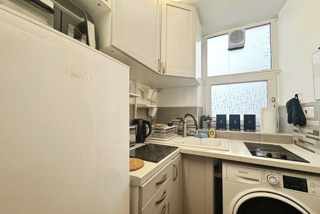 Property photo 3 of 7 Pbox-Img.Jpg