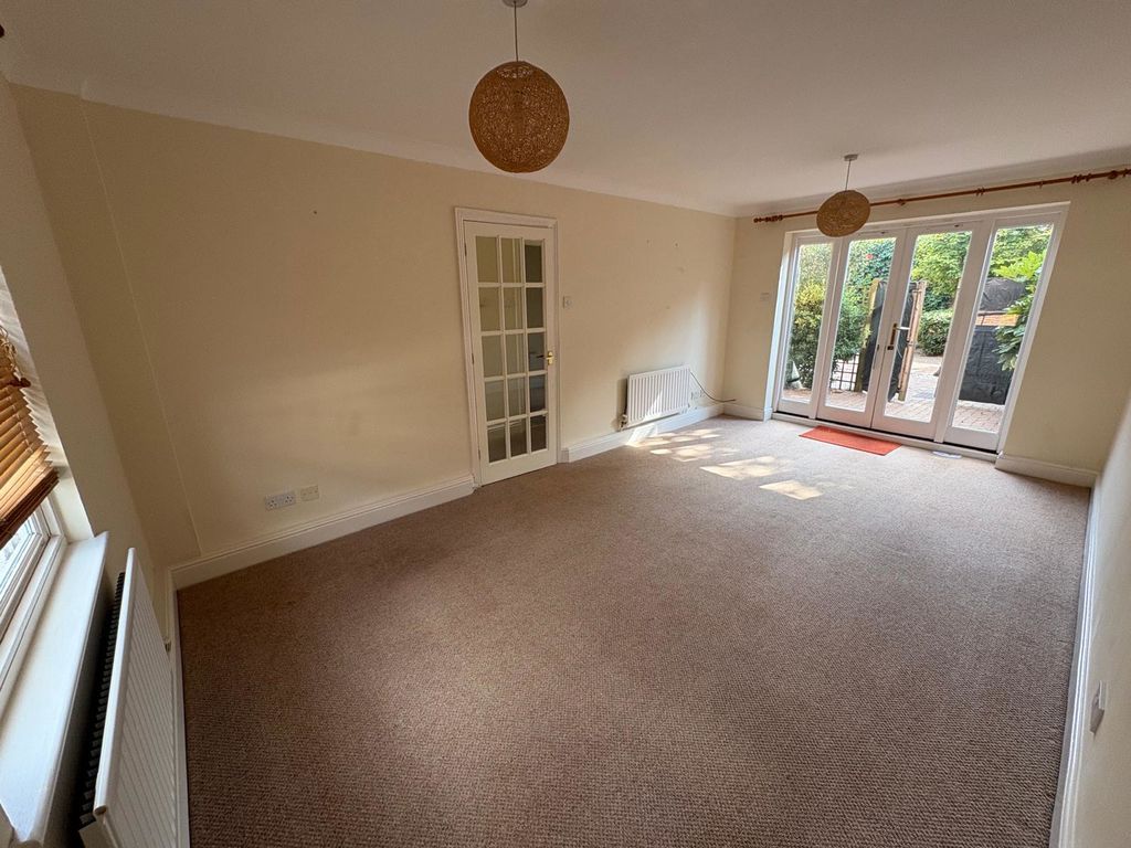 Property photo 3 of 21 Photo 2