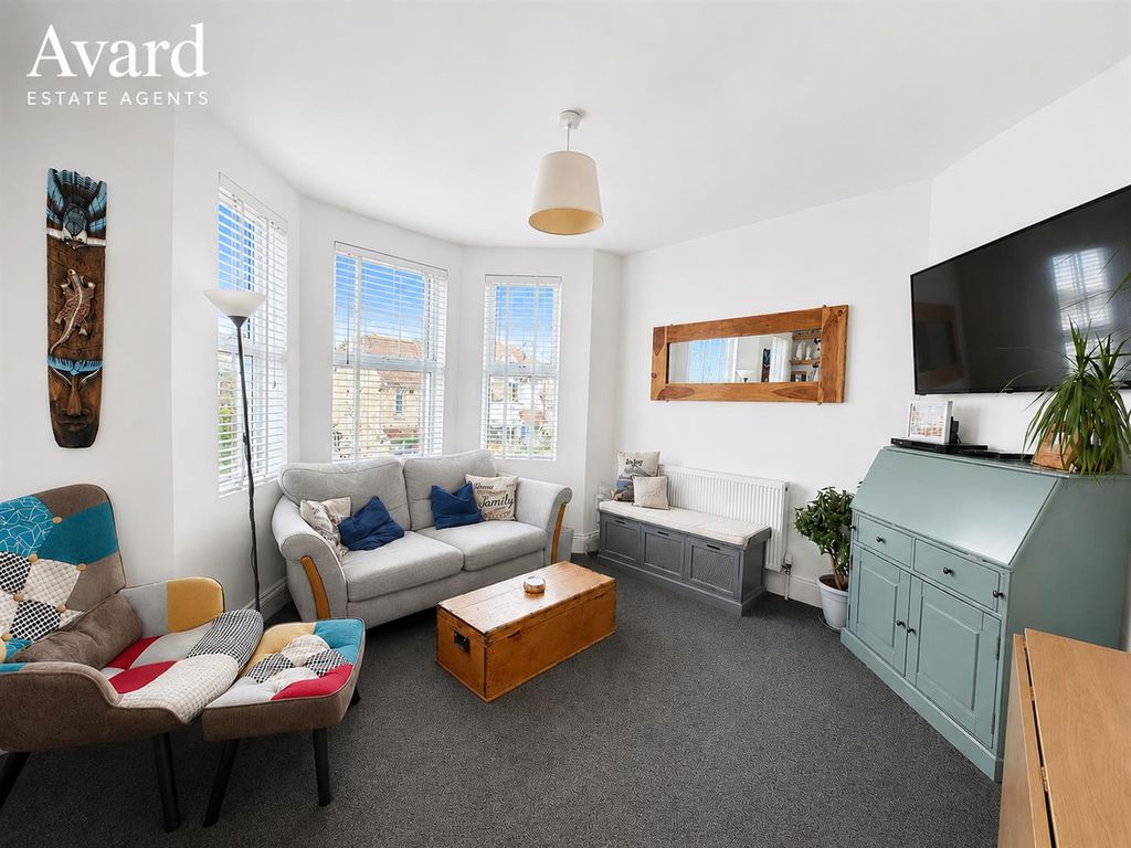 Property photo 2 of 27 500.Png