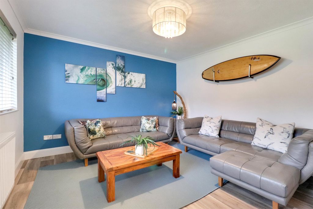 Property photo 2 of 25 2 - Picture No. 12