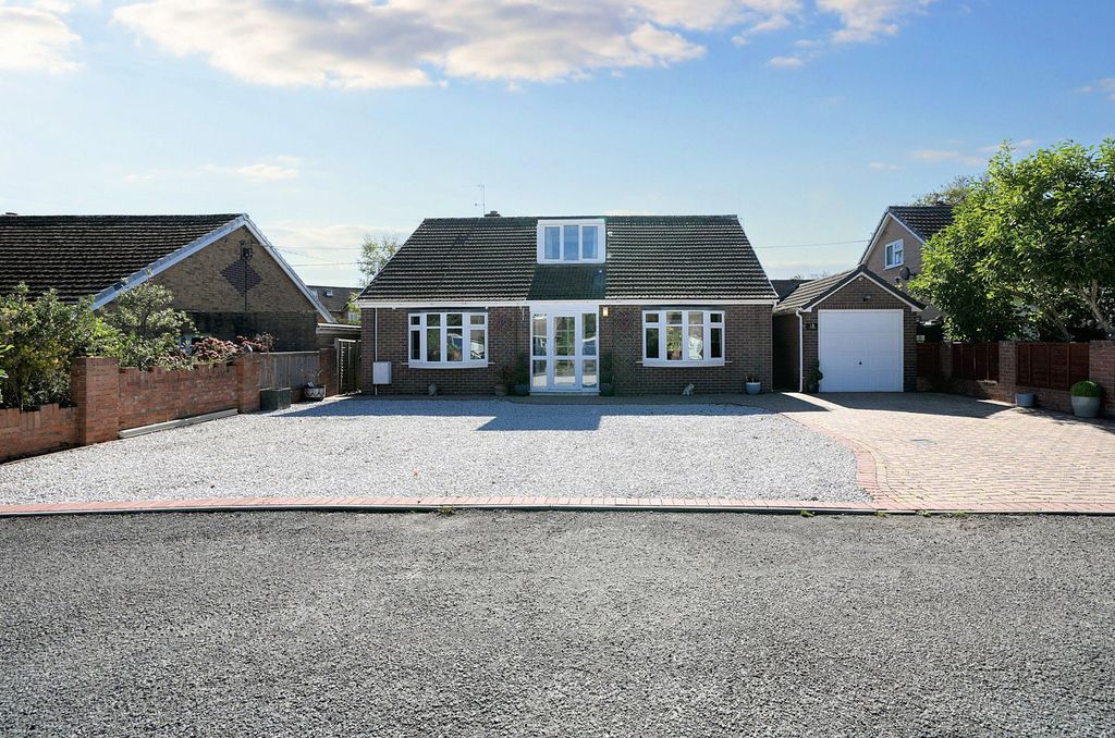 Property photo 2 of 33