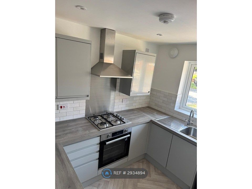 Property photo 2 of 15 Kitchen