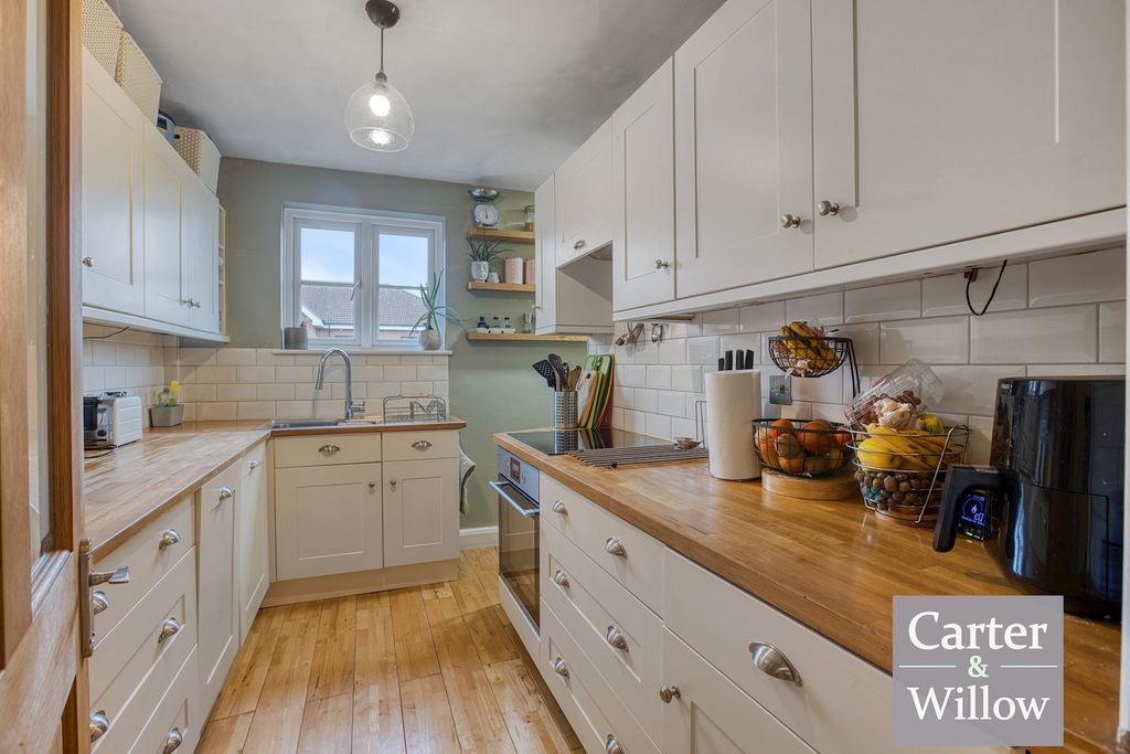 Property photo 2 of 16