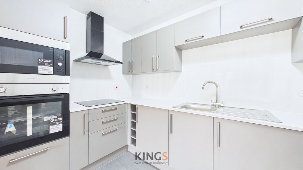 Property photo 2 of 12 Kitchen