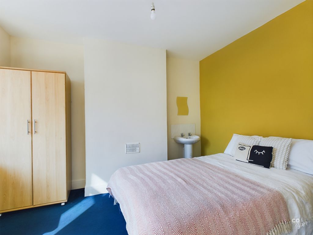 Property photo 1 of 9 Photo 14