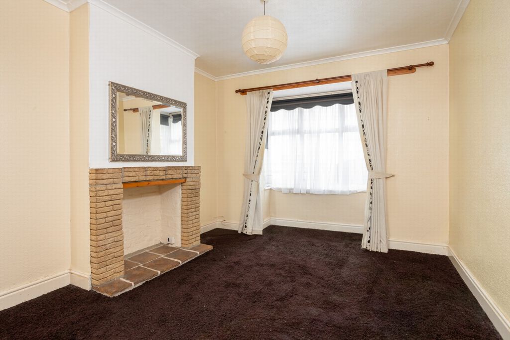 Property photo 3 of 15 Sitting Room
