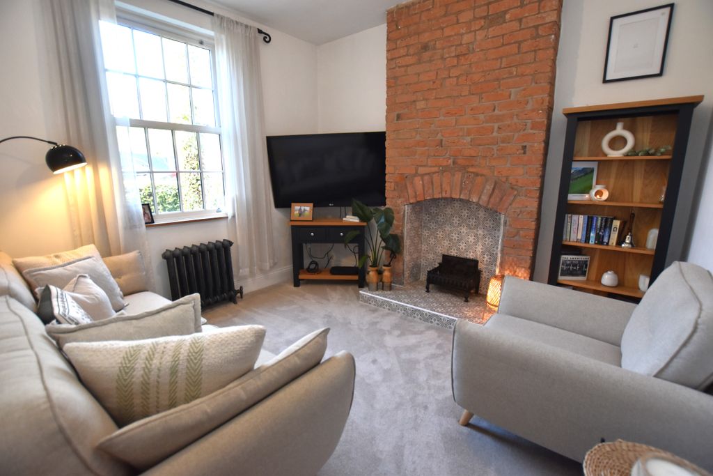 Property photo 2 of 25 Lounge1