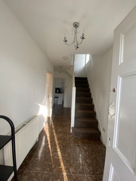 Property photo 2 of 11 Entrance 