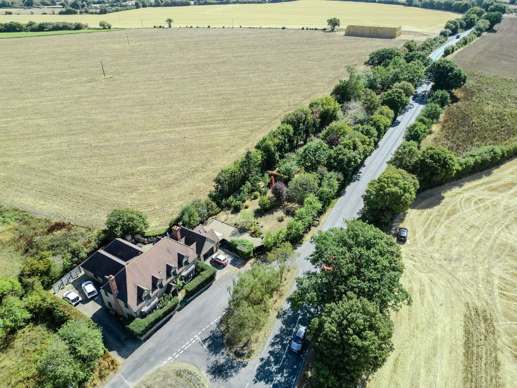 Property photo 2 of 60
