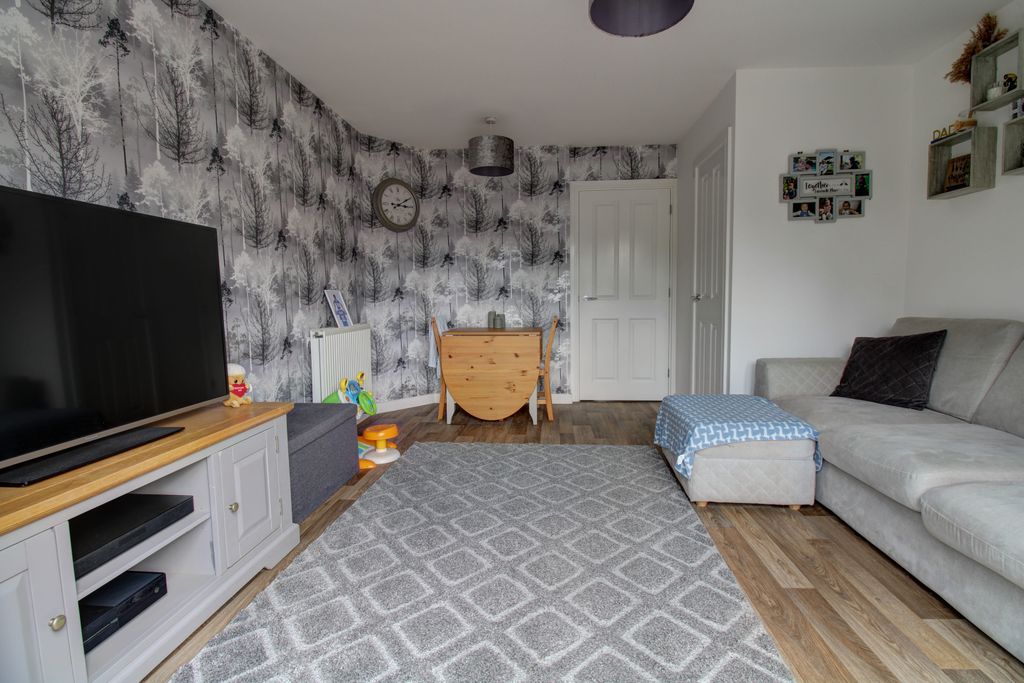 Property photo 3 of 10 A7