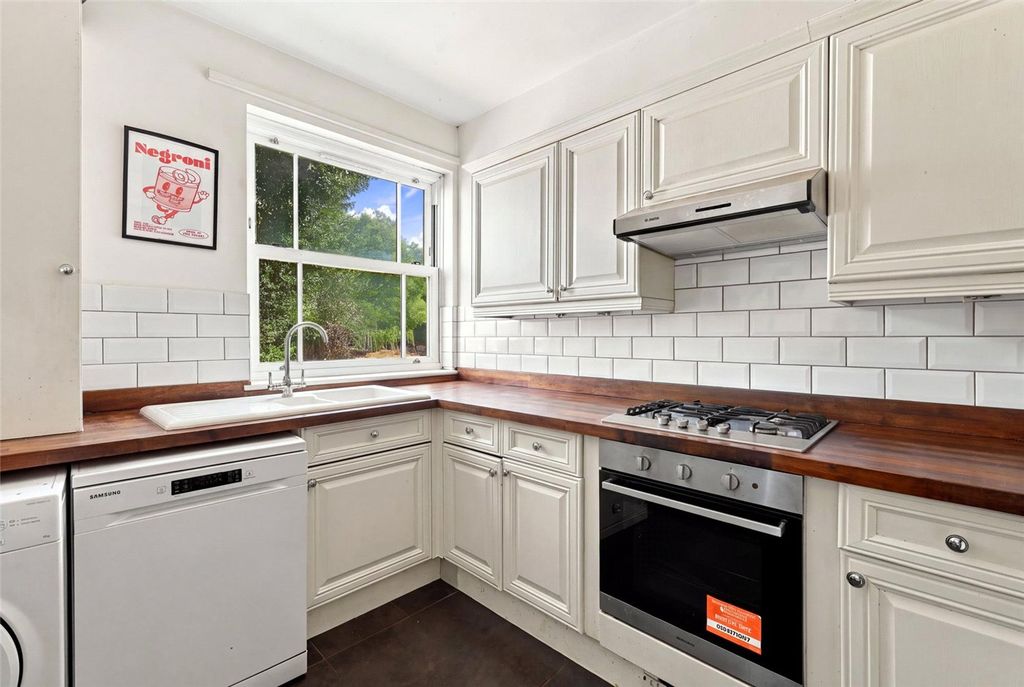Property photo 3 of 10 Picture No. 24