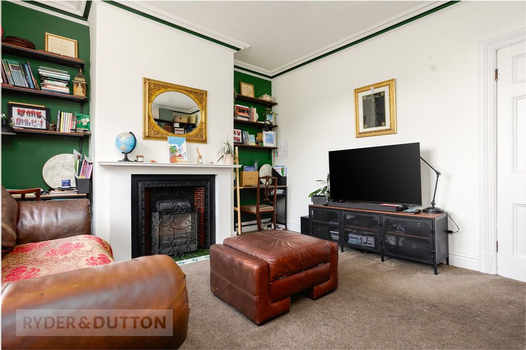 Property photo 3 of 34 Living Room