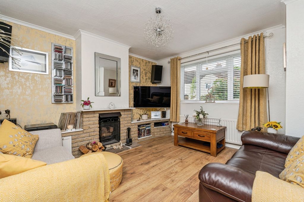 Property photo 3 of 11 Pbox-Img.Jpg