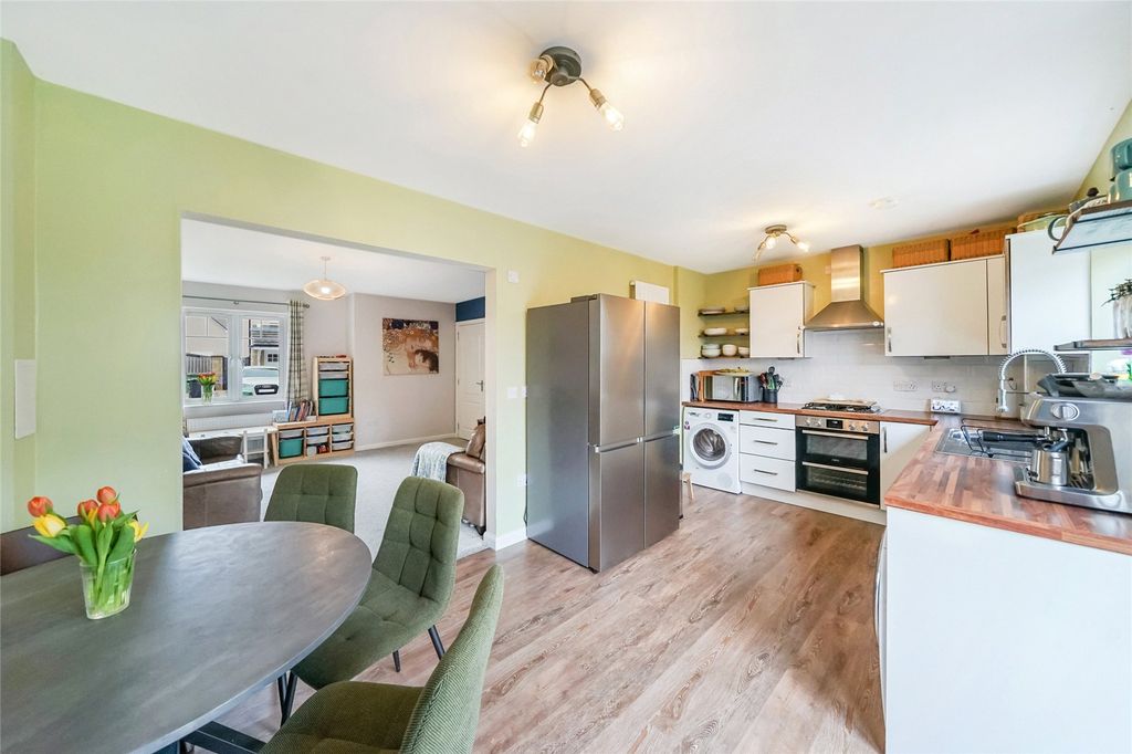 Property photo 3 of 24 Dining Kitchen