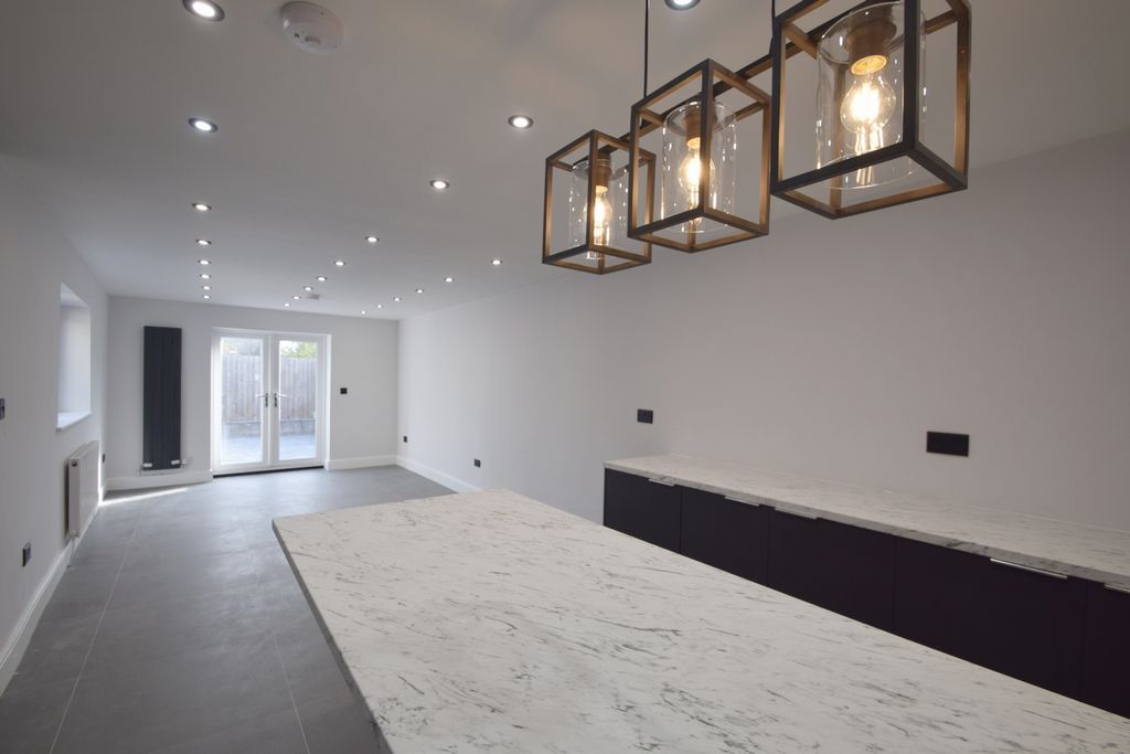 Property photo 3 of 19 Photo 3